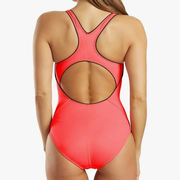 Nike Women`s Solid Powerback Chlorine Resistant One Piece Swimsuit NEW - Picture 2 of 5